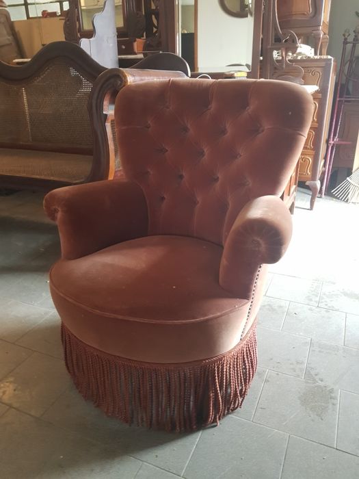 Senhorinha antiga em bom estado