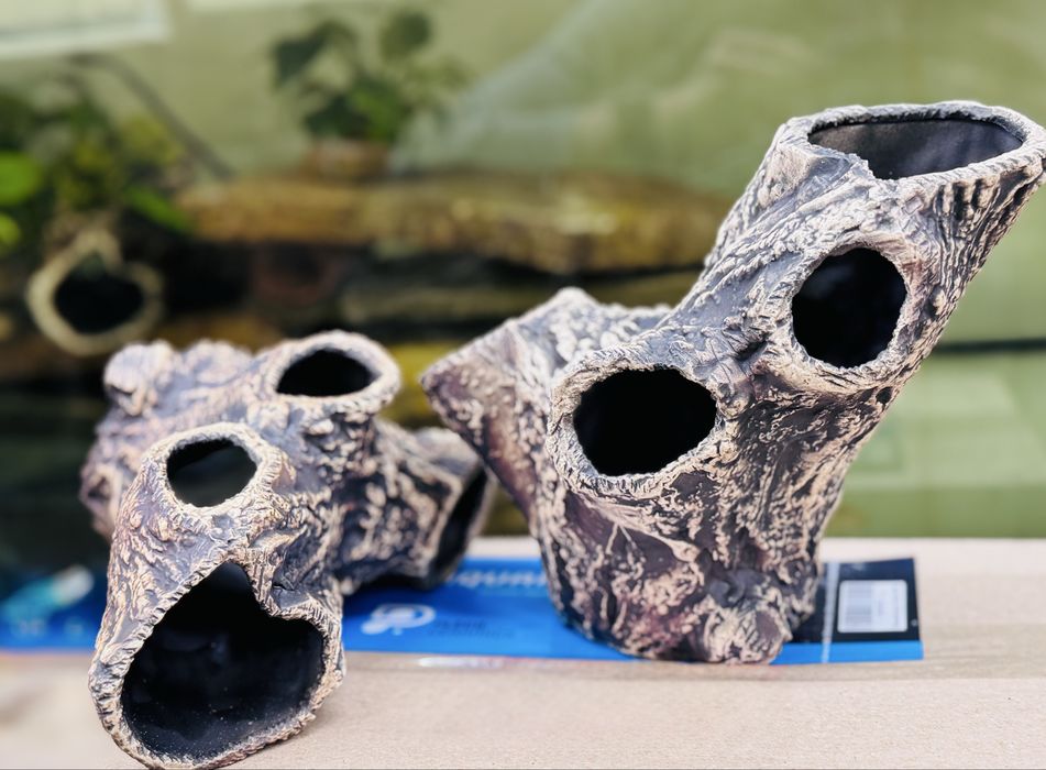 Декорації для акваріума — керамічні укриття, трубки, печери для риб