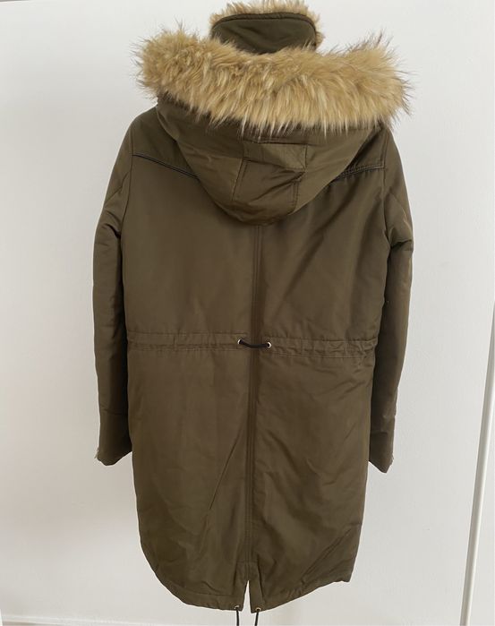 Sobretudo Verde com pelo e capuz