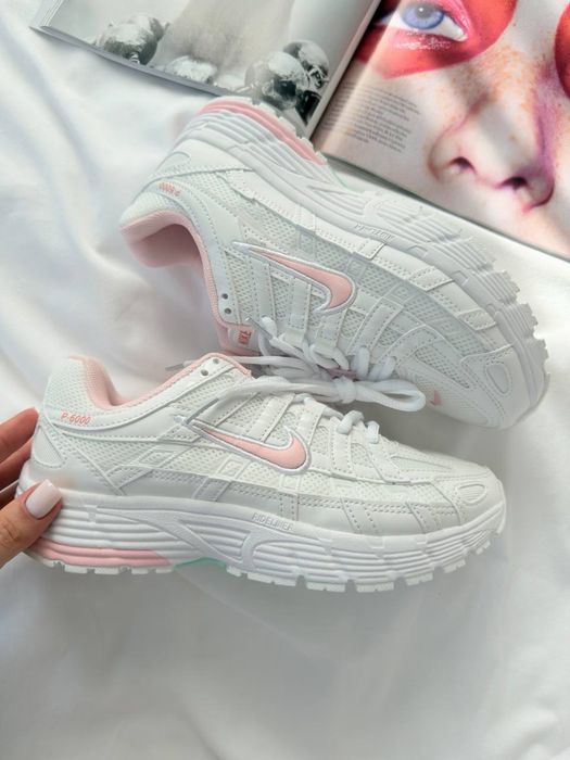 Жіночі спортивні кросівки Nike P-6000 найк п6000 білі з рожевим