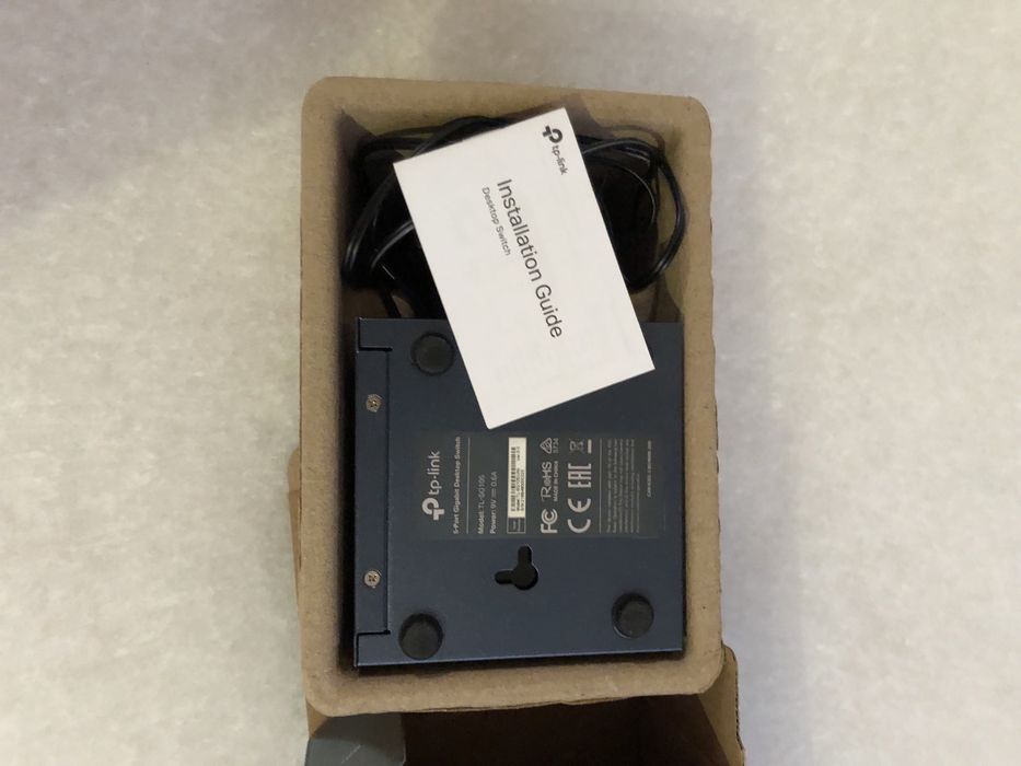 Desktop/wall-mount 8 inputs64585881092995121