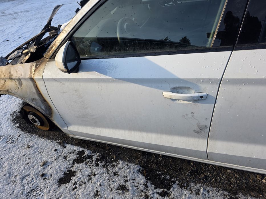 Drzwi lewy przód audi a3 8v sedan LC9A kompletne
