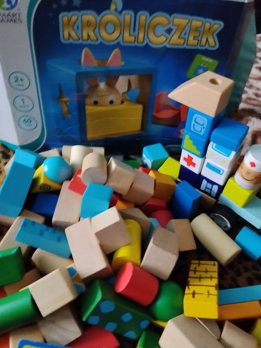Gra logiczna Króliczek plus klocki drewniane