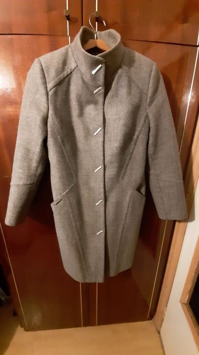 Пальто жіноче сіре