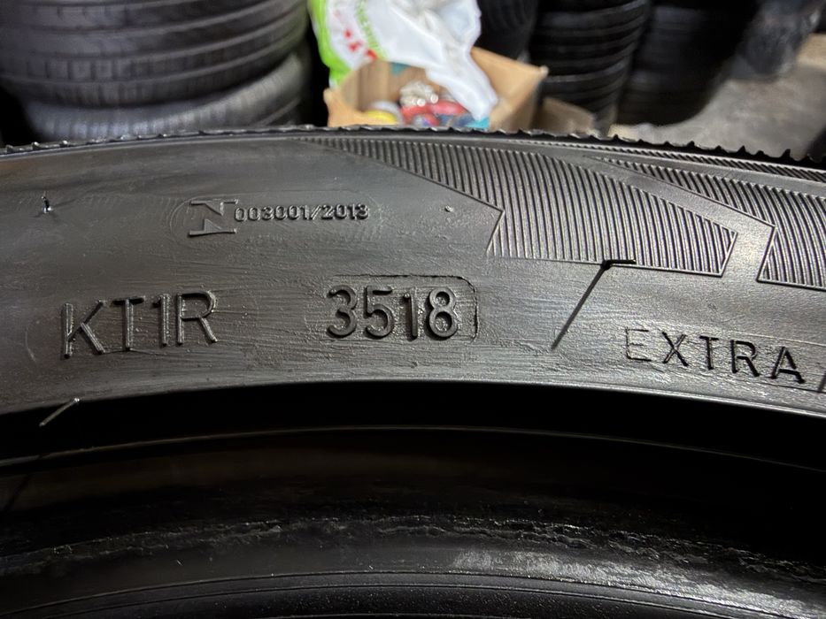 245/45/18 Goodyear UltraGrip 8 Performance 245/45 R18 100V XL MOE Run Flat *