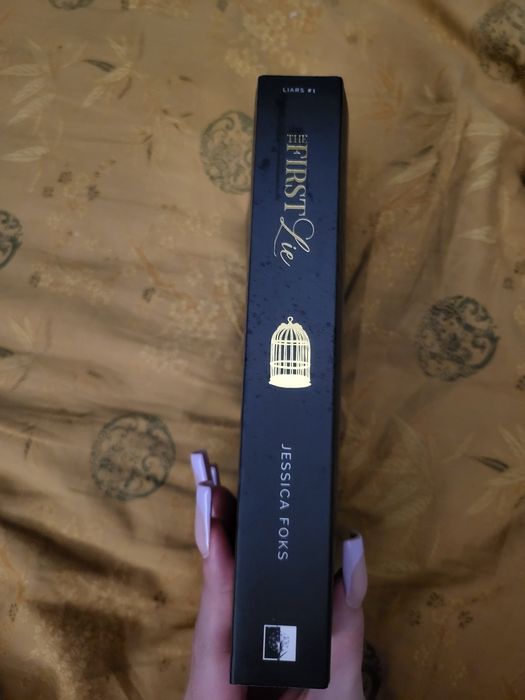 The first lie Jessica Foks