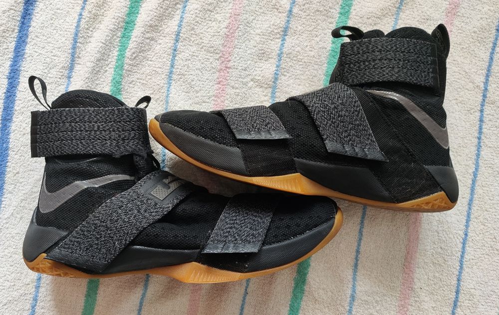 Кроссовки Nike Lebron soldier 10 sfg 42 розмір (оригінал).