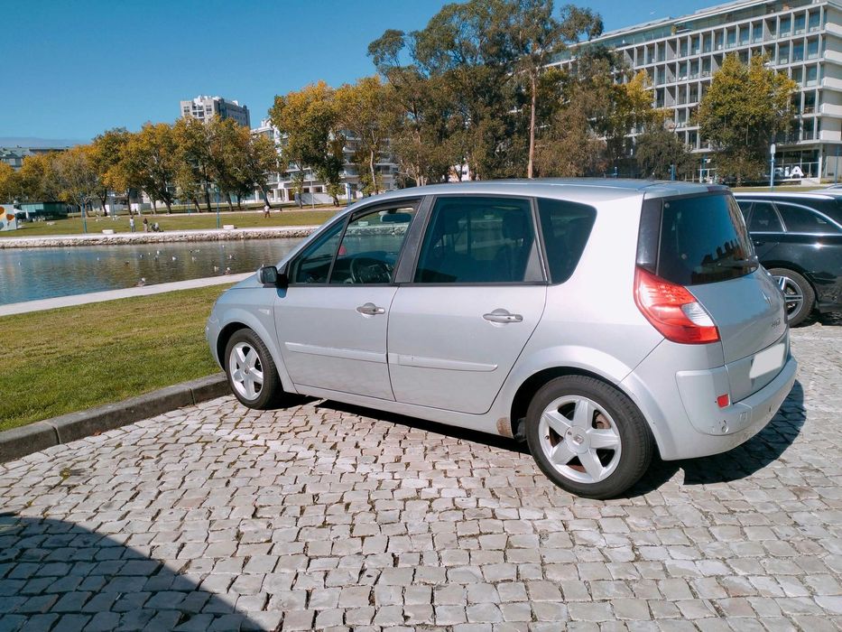 Renault Mégane Scénic 2007 – 1.5 dCi – Caixa manual – Muito espaçoso e confortável — photo 4