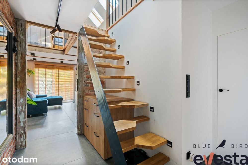 Loft z ogrodem w dawnym folwarku - Widok 3