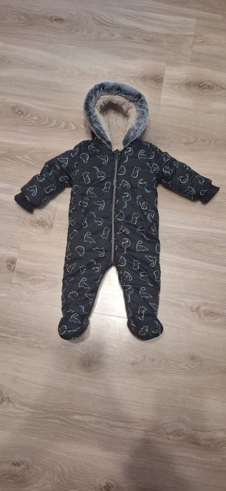 Kombinezon zimowy 9-12 msc