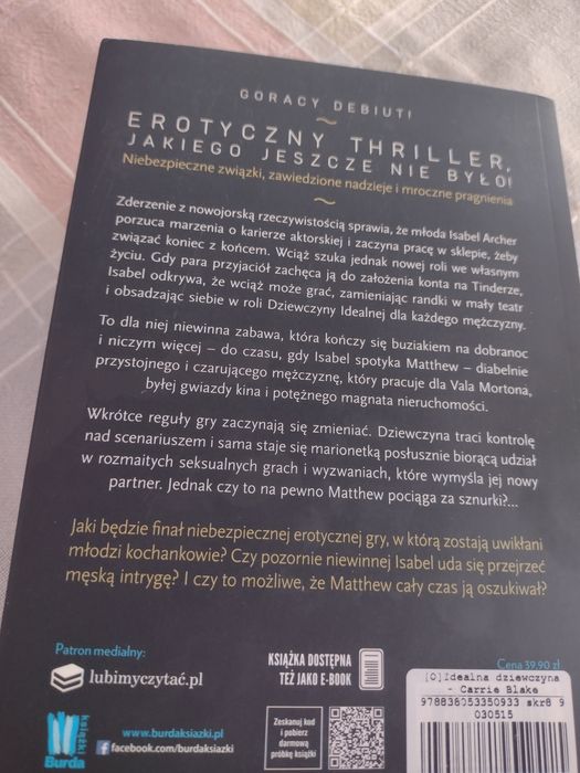 Książka Idealna dziewczyna Carrie Blake