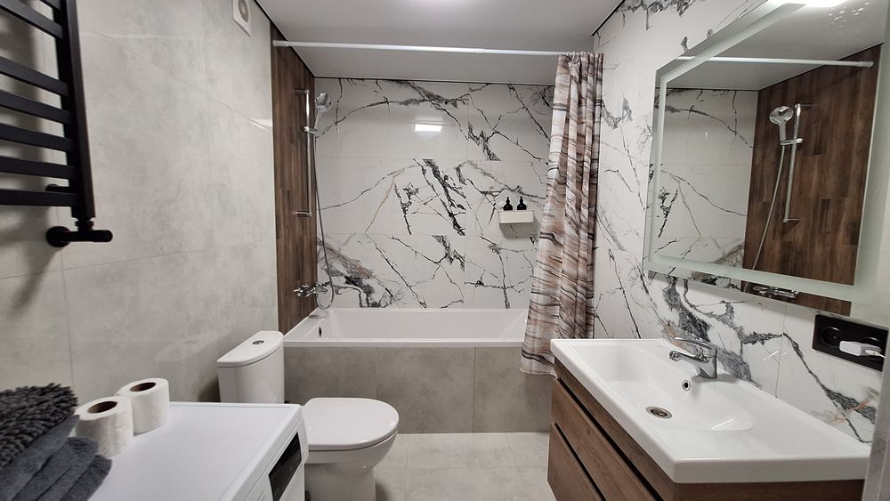 Wood. Нова стильна 2-кімнатна квартира по вулиці Київська 9Д, подобово