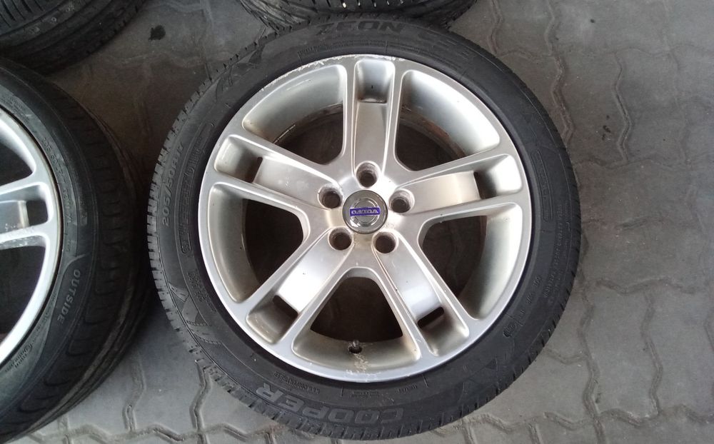 Jantes Volvo R17 Com Pneus 205/50 Furacão 5X108