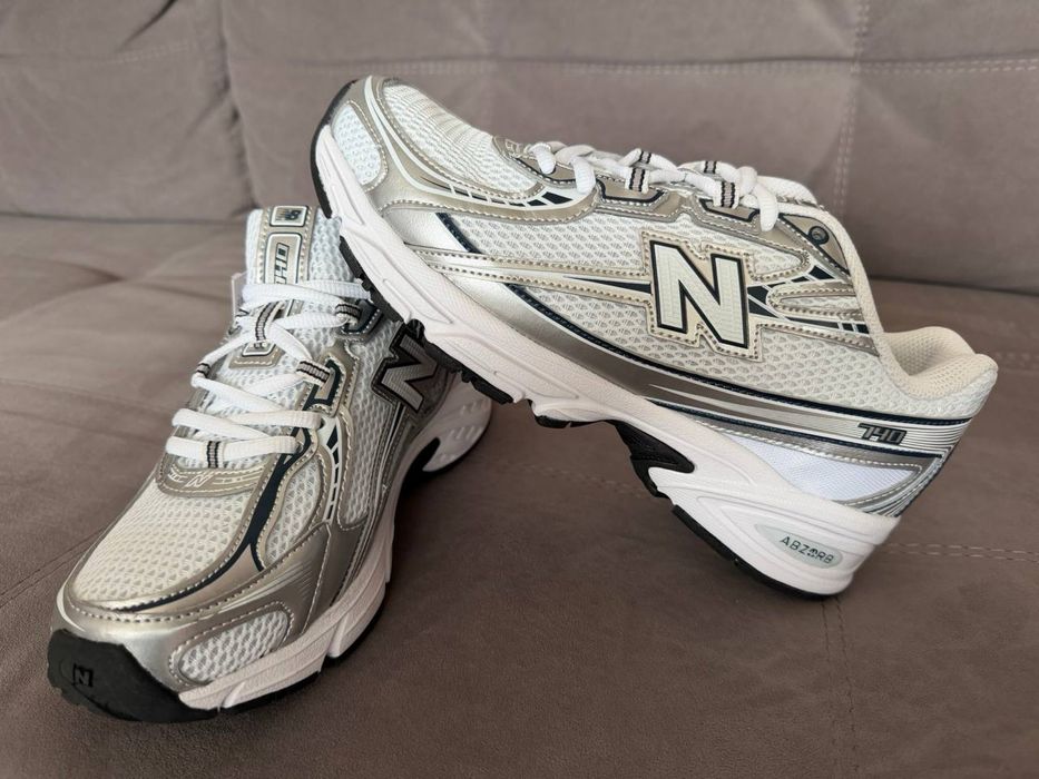 Кросівки New Balance 740 розмір 42