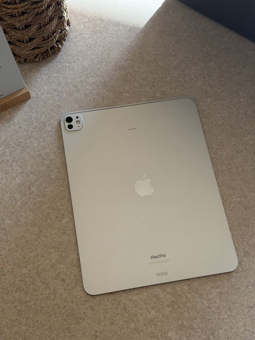 iPad Pro 13 M4 256 GB Wi-Fi Silver, 99% baterii