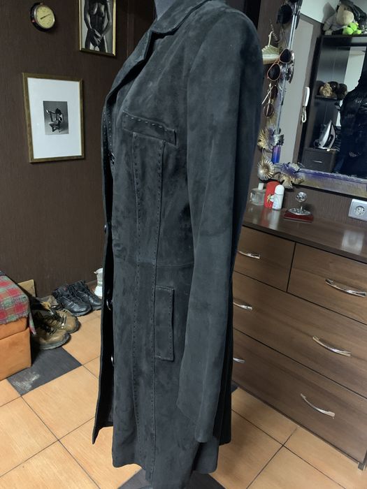 Жіночий замшевий плащ. Італія.