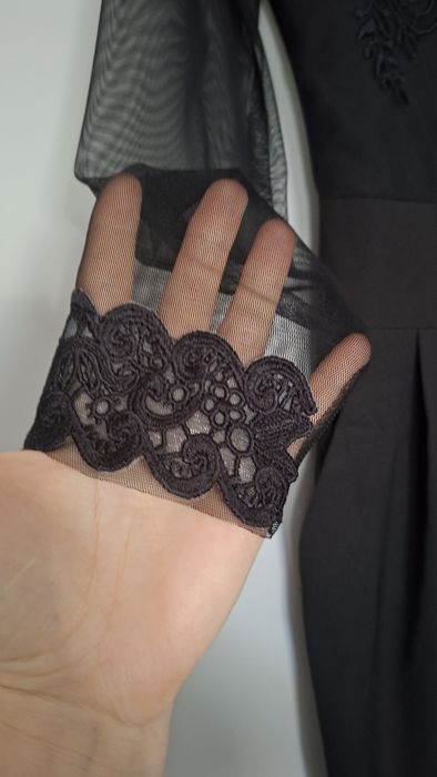 Elegancki  czarny kombinezon spodnium wyszywany haft 38 M kieszenie
