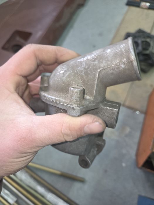 Obudowa termostatu fiat 125p