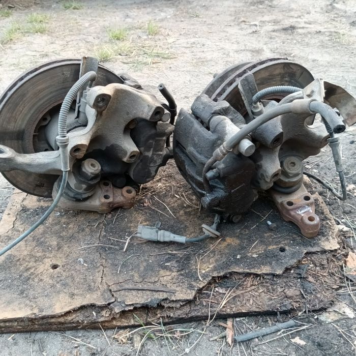 Ступицы в сборе (передние ) R  14 1992-2000 5500 грн одна