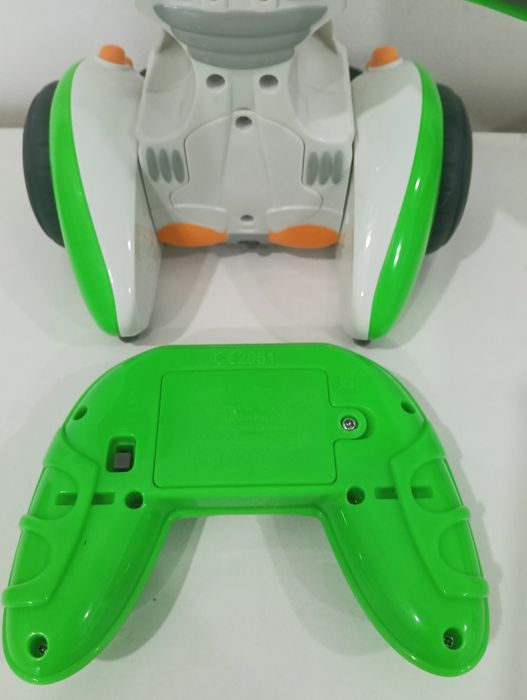 Carro/ Robot telecomandado Chicco