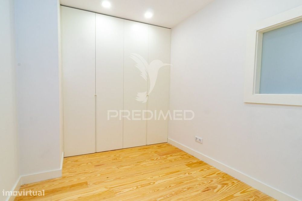 Apartamento T1 NOVO com jardim junto ao rio Douro.