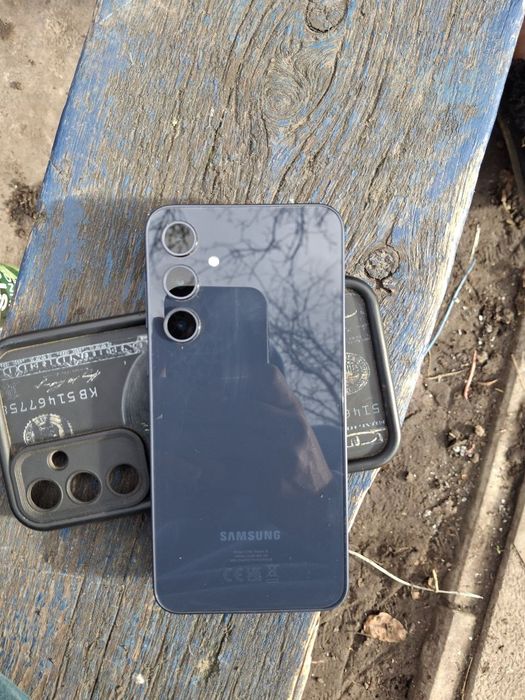 Samsung a35 256gb, обмен на яблоко Iphone