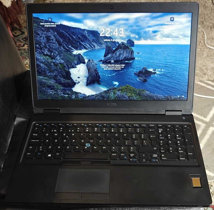 Szybki Dell Latitude 5590 Win 11 8/256 i5-8250 Podświetlana klaw 15,6