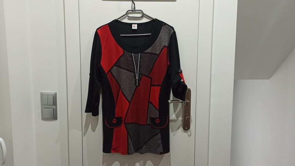 Bluzka czarno - czerwona rozmiar M