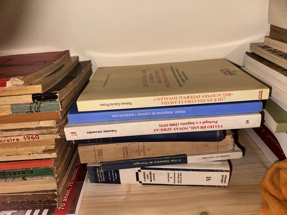 Vendo Livros Diversos