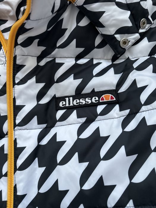 Продам куртку виідеальному стані