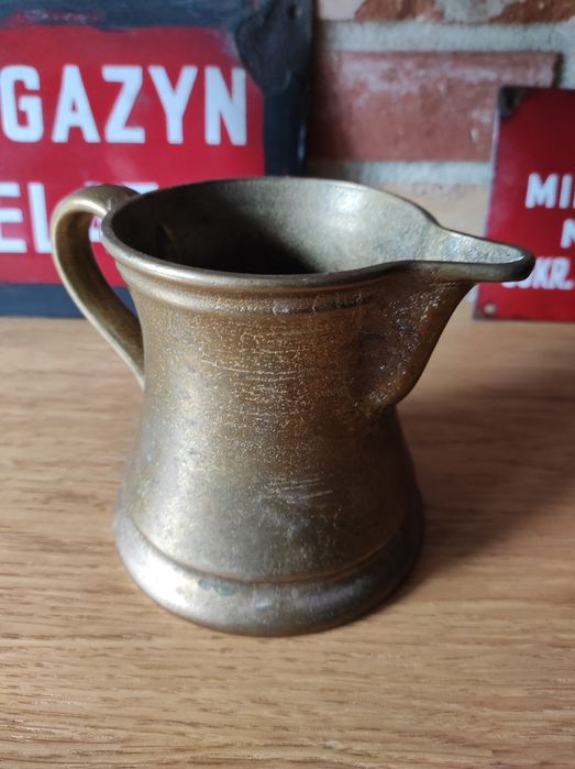 dzbanek mosiężny