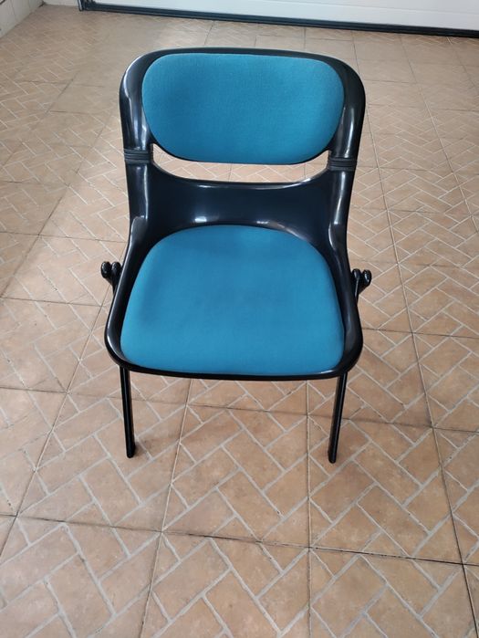 Cadeiras com rodas/pernas