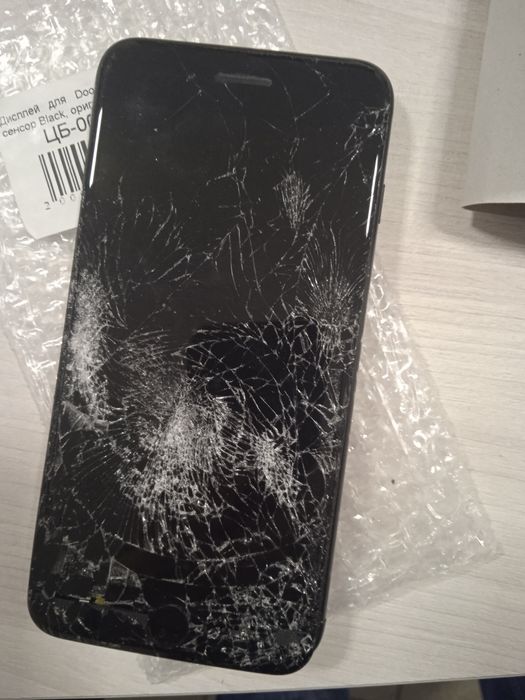 iPhone на запчастини