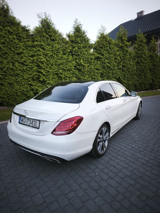 **Mercedes C300 Idealny stan**