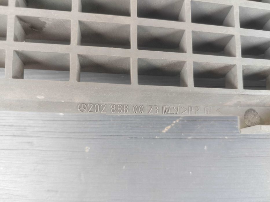 Kratka grilla W 202 Mercedes