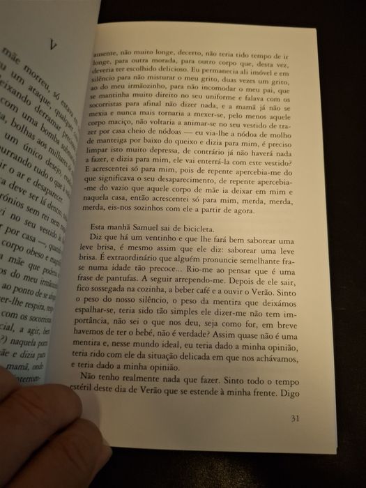 Livro Os Homens em Geral Agradam-me Muito — Véronique Ovaldé. Pouco ou nada manuseado.