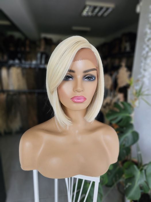 Stella peruka jasny blond lacefront bob naturalny efekt
