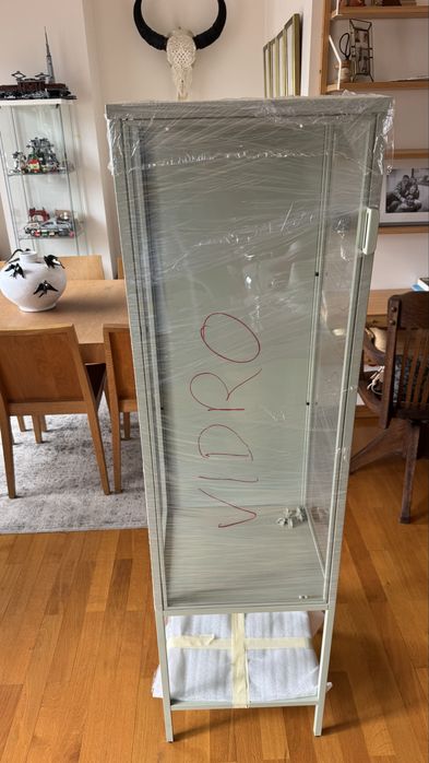 Vitrine em vidro Ikea Modelo  RUDSTA