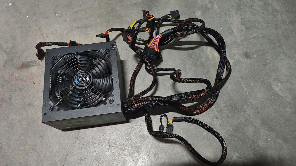 Fonte de Alimentação Aerocool KCAS 600W 80 Plus Bronze