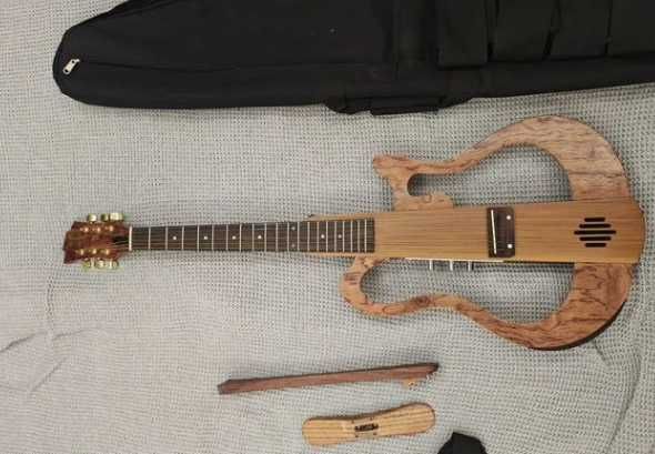 Cicha gitara podróżna