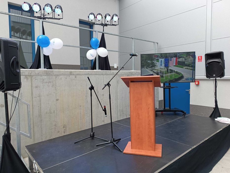 Podesty podest sceniczne scena nagłośnienie D&B światło konferencja