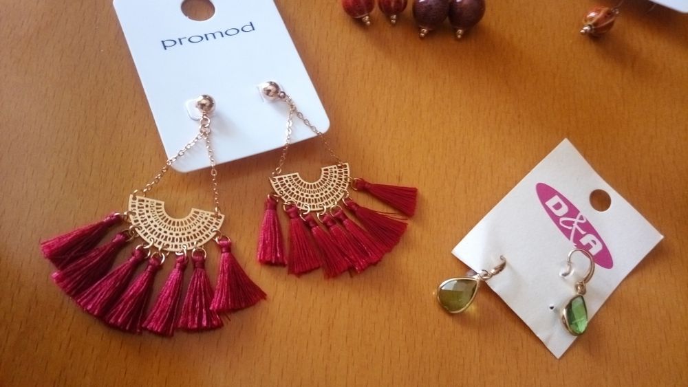 Brincos pedra natural ..