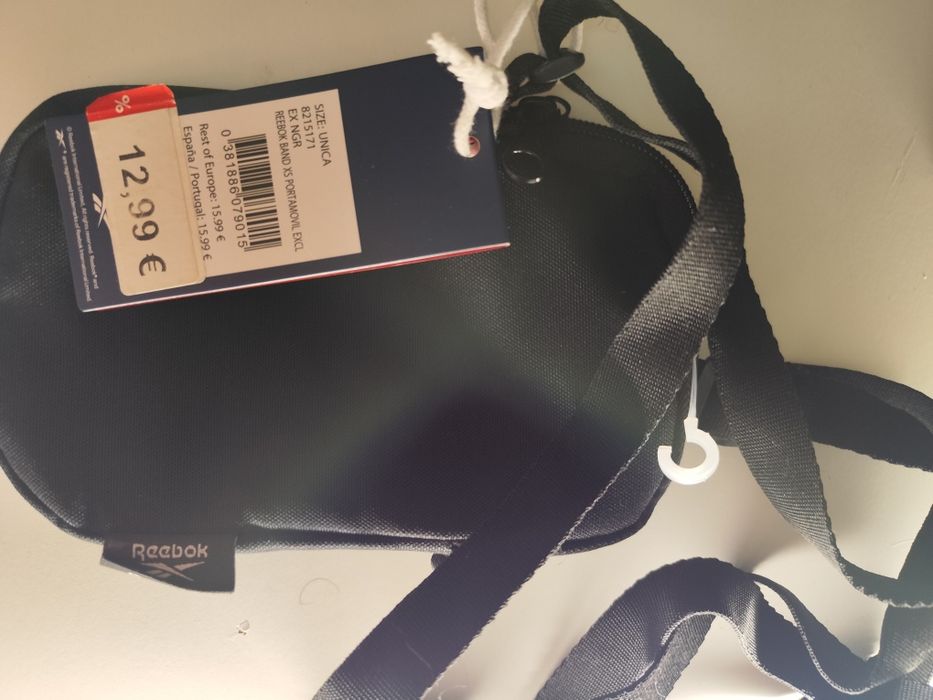 Bolsa a tiracolo Reebok Island Preta Nova com etiqueta.