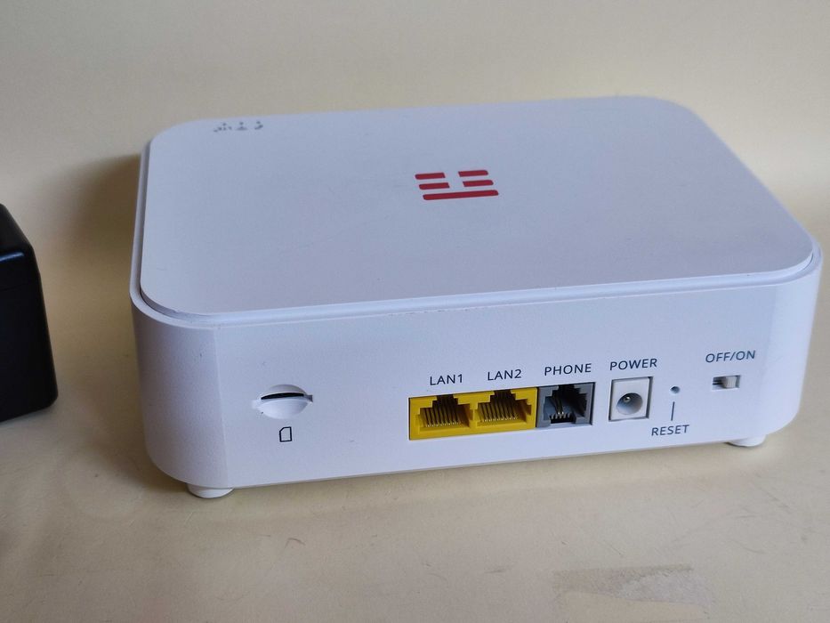 600mbps 4G+ Askey RTL 6100 Cat.11/12 Router SIM