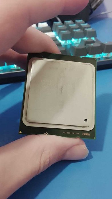 Процесор intel xeon E5-2667