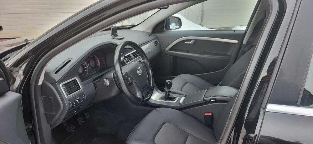 Volvo V70 2.0 d3 5 cylindrowy 2010 model 2011