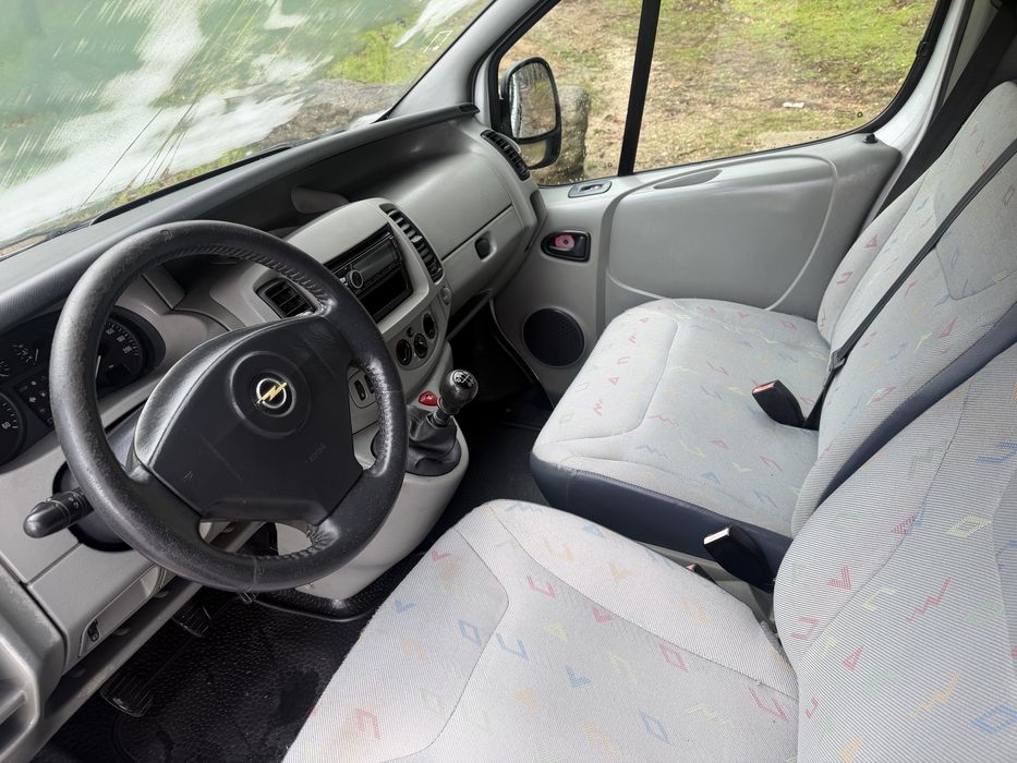 Opel Vivaro 1.9CDTI 6Lugares