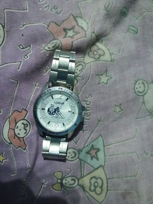 relógio de pulso dá marca lorus em muito bom estado
