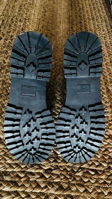 Челсі на масивній підошві з декоративним ланцюгом