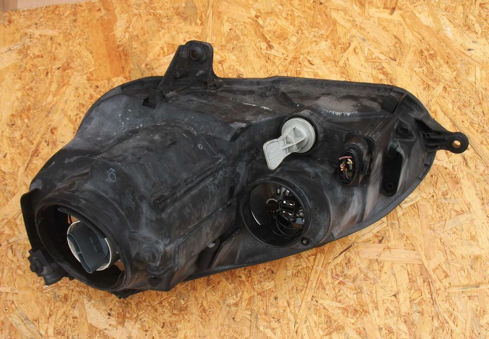 VW Golf V 5 lampa Prawa przód oryginał EU